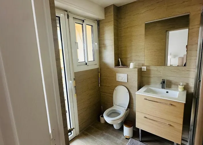 Appartement F3 Plein Centre Juan Les Pins Antibes